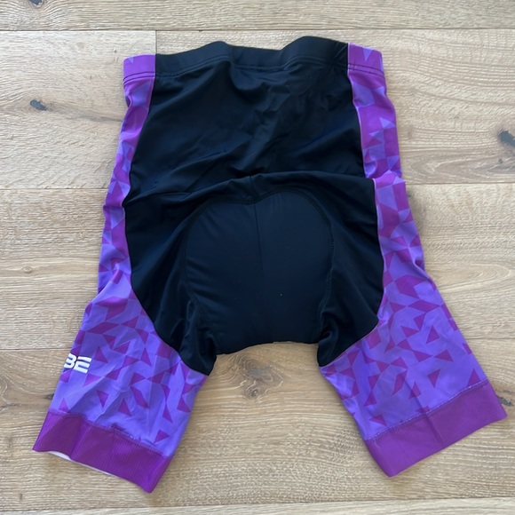 Never worn padded bike shorts - Picture 2 of 3